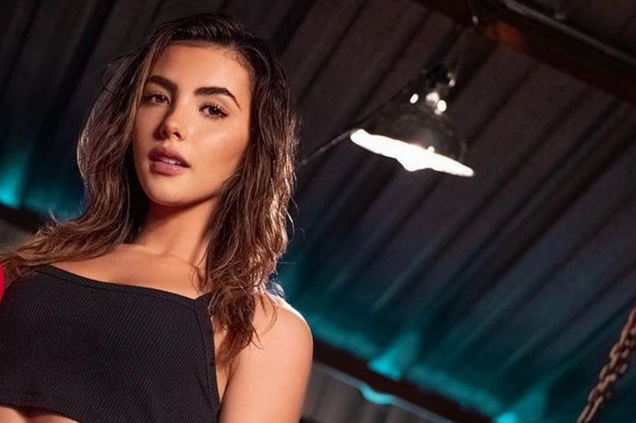 Bộ sưu tập ảnh gái đẹp thế giới siêu phẩm gây sốt mọi ánh nhìn 10 Ảnh gái đẹp thế giới Andrea Botez với vẻ đẹp thông minh và cá tính