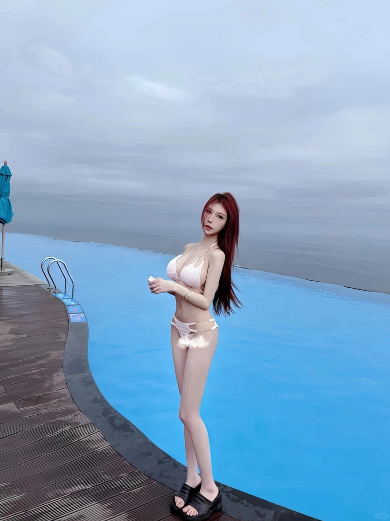 Ảnh gái trung sexy khoe đường cong quyến rũ trên bãi biển