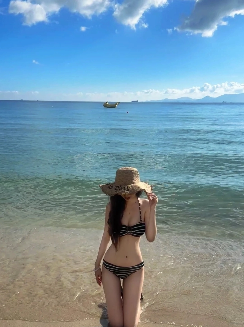 Ảnh gái trung sexy với vẻ đẹp quyến rũ khó cưỡng trong trang phục bikini