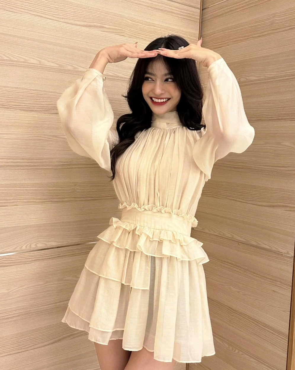 Ảnh gái xinh 2k5 chất lượng cao, pose dáng tự nhiên