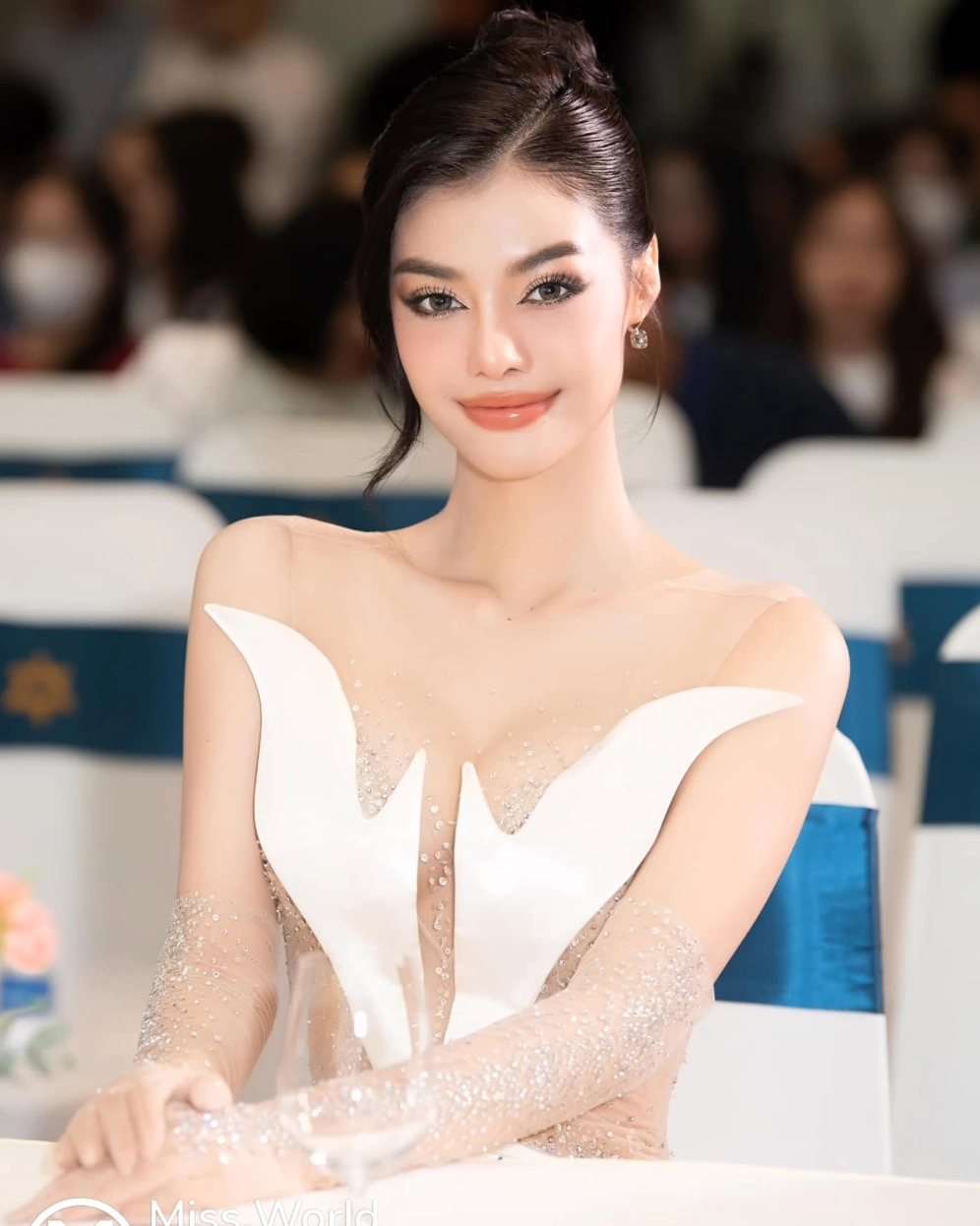 Ảnh gái xinh 2k5 dễ thương với nụ cười rạng rỡ