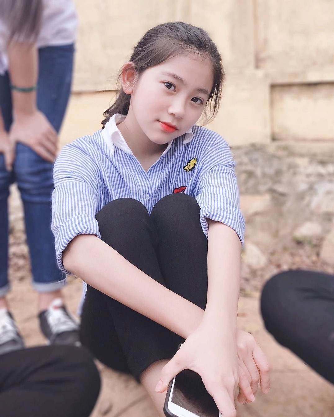 Ảnh gái xinh 2k8 xinh xắn trong trang phục đời thường