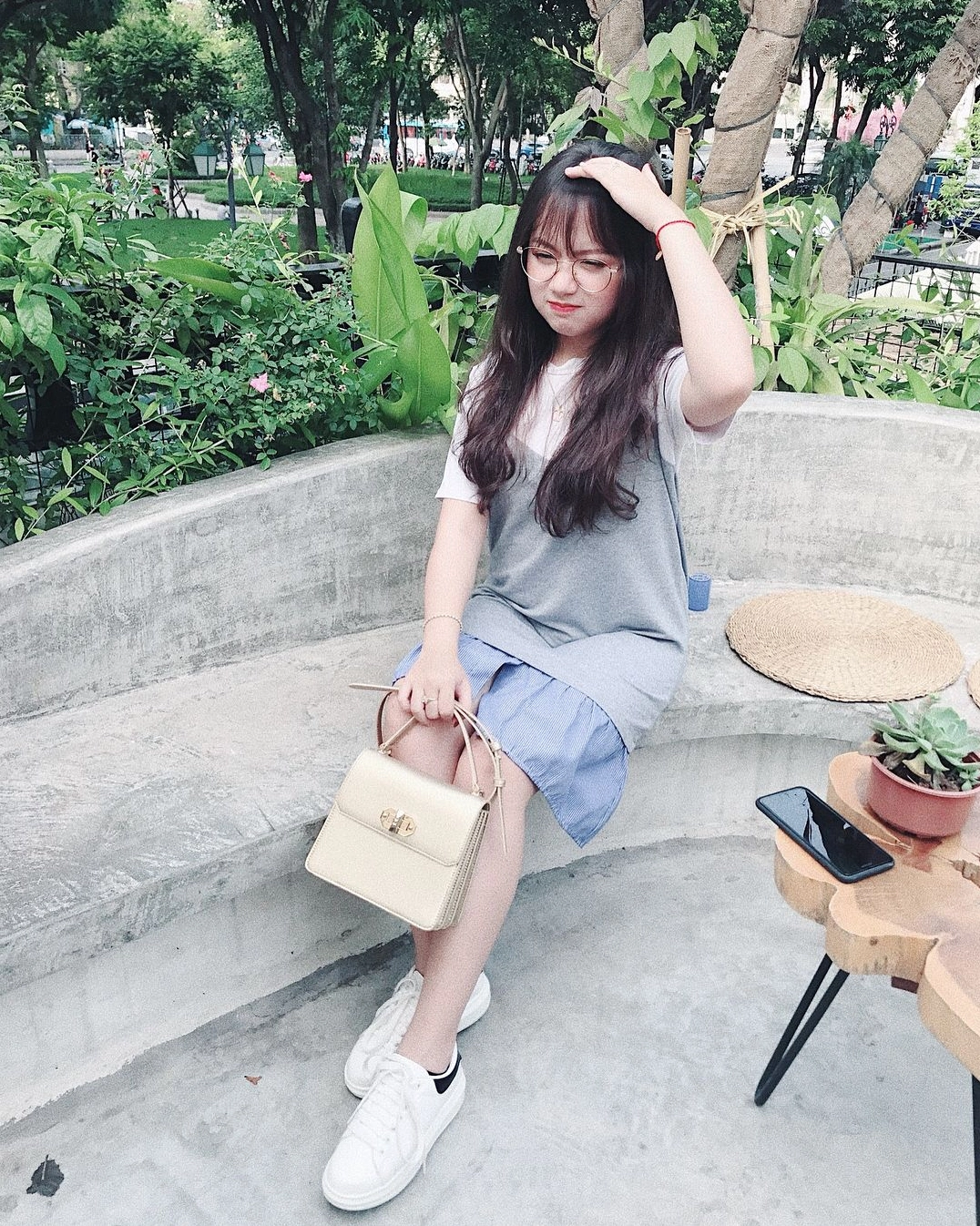 Ảnh gái xinh 2k9 đẹp rạng ngời với phong cách tươi trẻ, năng động