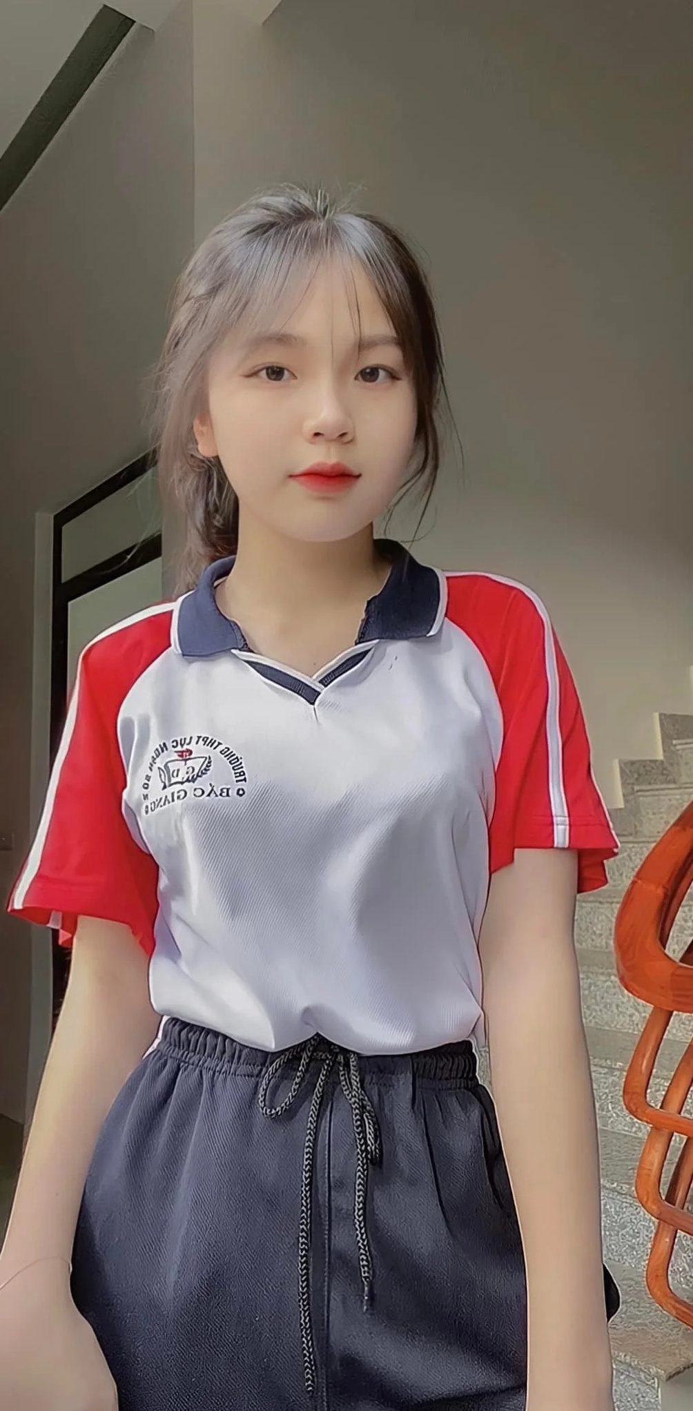 Ảnh gái xinh 2k9 nữ tính và đáng yêu trong khoảnh khắc đời thường