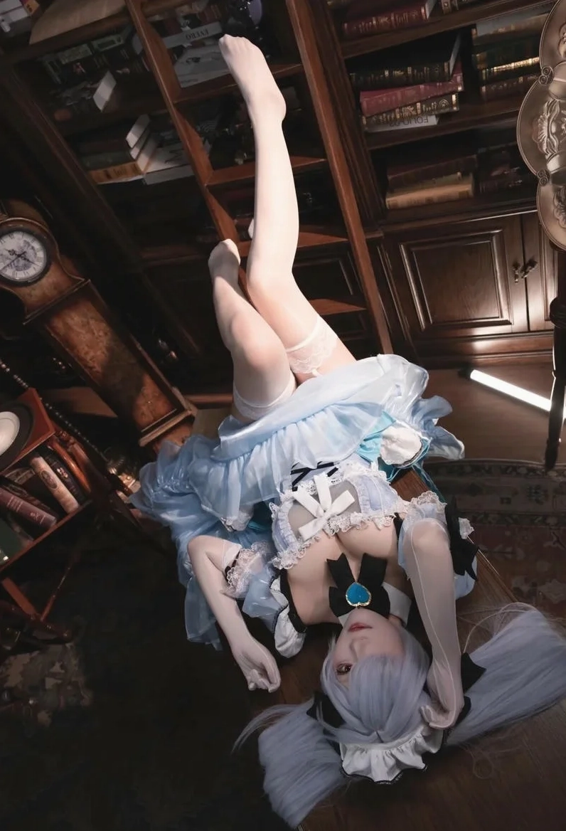 Ảnh gái xinh cosplay sexy nóng bỏng đầy cuốn hút