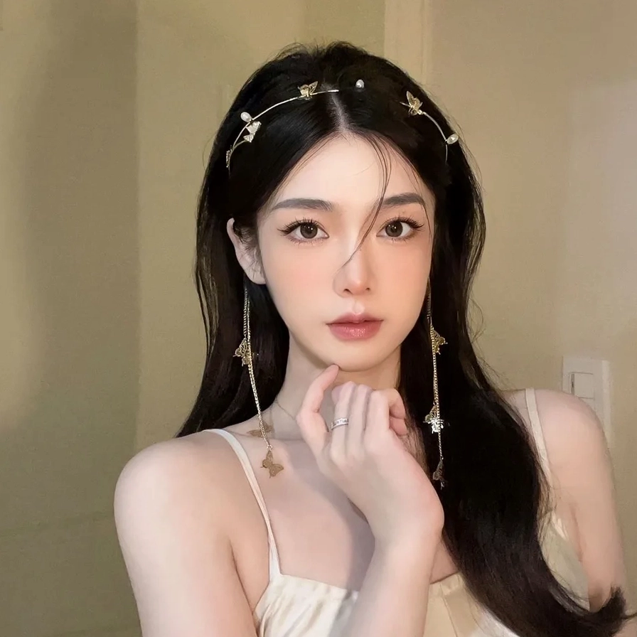 Ảnh gái xinh dễ thương tràn đầy năng lượng tích cực