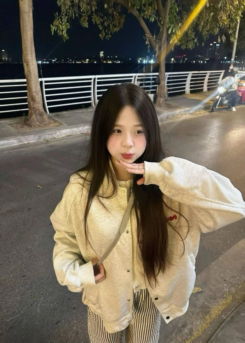 Tuyển tập ảnh gái xinh lớp 10 CỰC ĐỈNH: Khám phá vẻ đẹp trong sáng 3 Ảnh gái xinh lớp 10 với nét duyên dáng ngọt ngào đầy quyến rũ