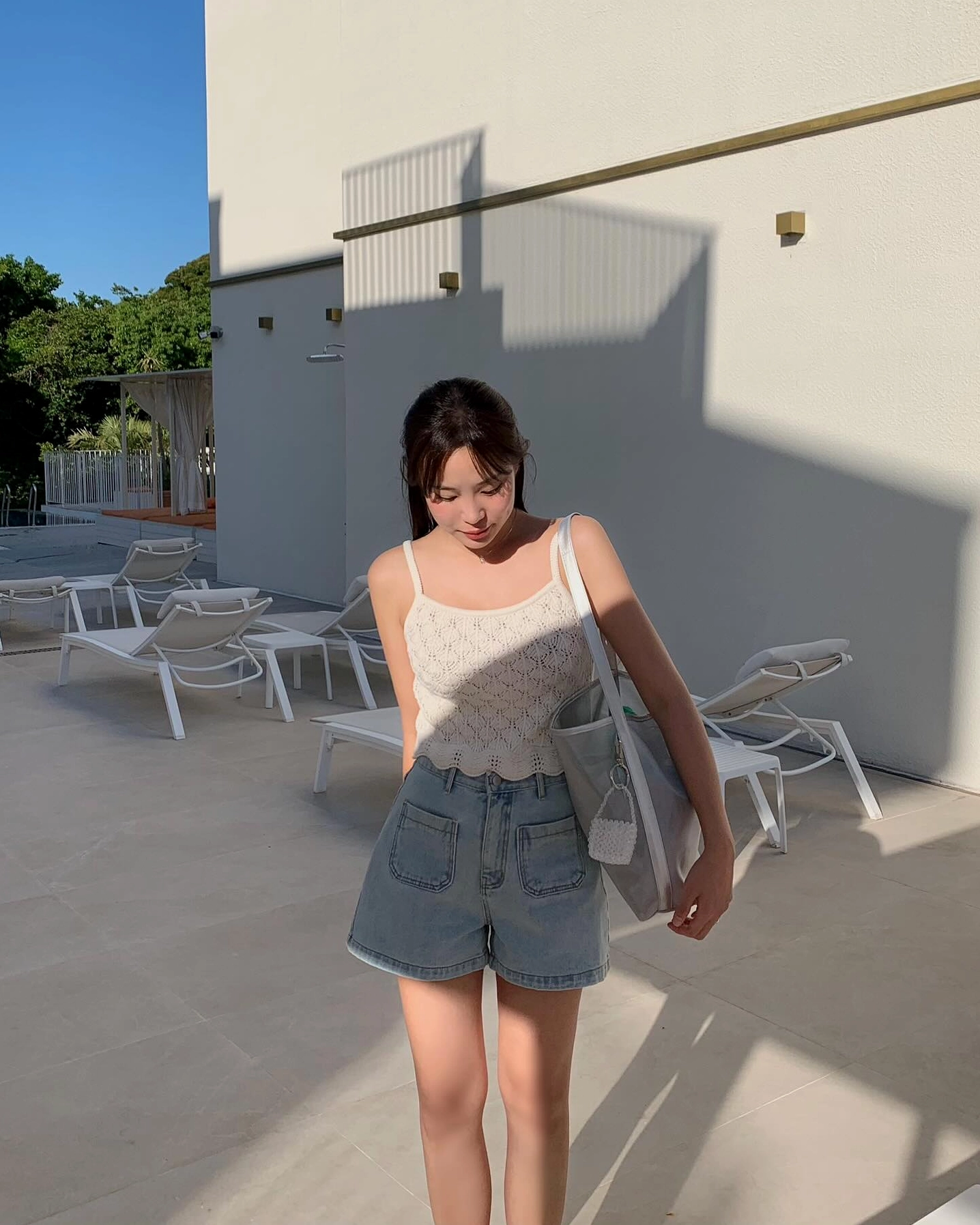 Bộ sưu tập ảnh gái xinh mặc áo hai dây khoe nét quyến rũ hút hồn 18 Ảnh gái xinh mặc áo hai dây họa tiết caro trẻ trung