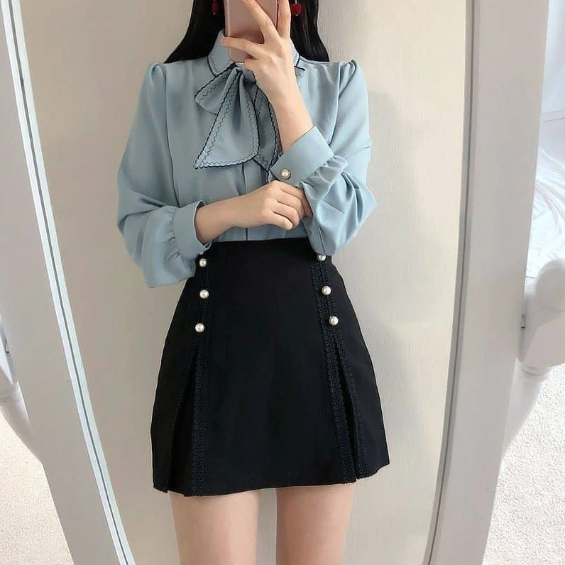 ảnh gái xinh mặc chân váy đen chữ A thanh lịch