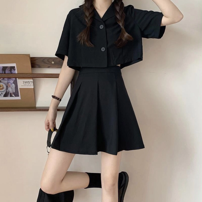ảnh gái xinh mặc váy ngắn đen gợi cảm