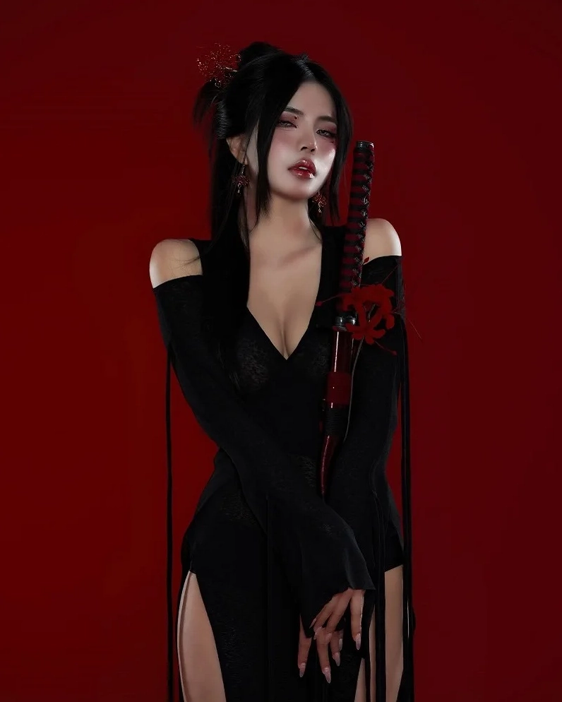 Ảnh gái xinh Mai Dora mặc yếm với thần thái cuốn hút