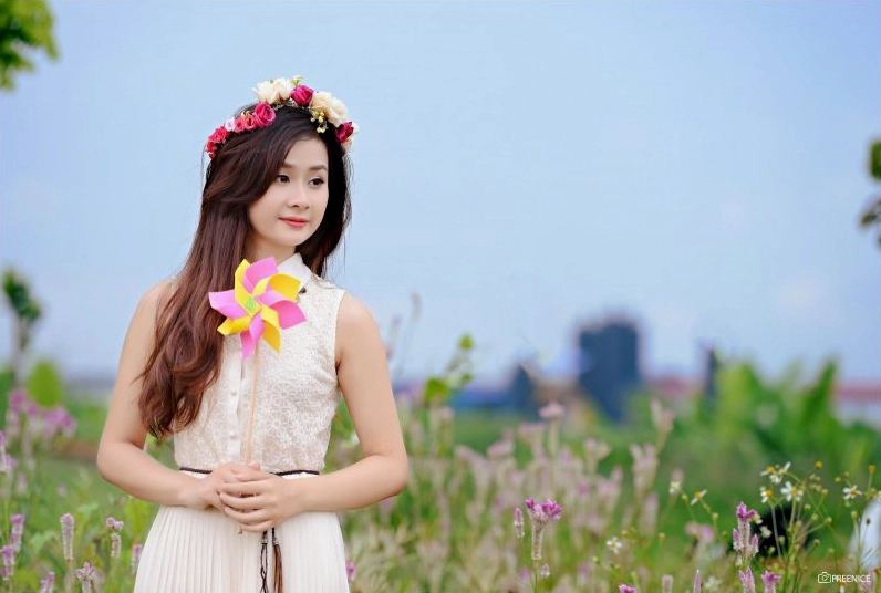 Cận cảnh bộ sưu tập ảnh gái xinh ngầu và phong cách cực chất 9 Ảnh gái xinh ngầu Việt Nam hồn nhiên nhưng đầy cá tính với chong chóng tre