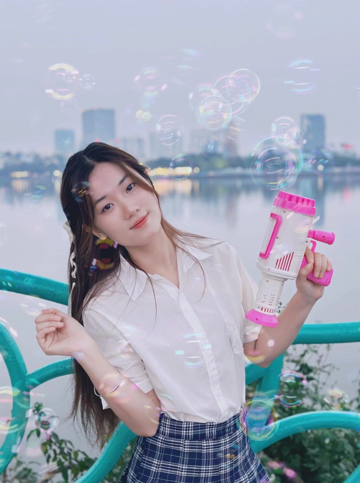 Ảnh gái xinh nhảy thu hút ánh nhìn với vẻ đẹp tự nhiên và quyến rũ