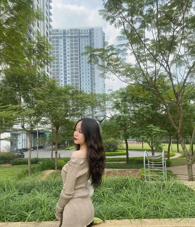 ảnh gái xinh quyến rũ chụp trong studio với ánh sáng hoàn hảo