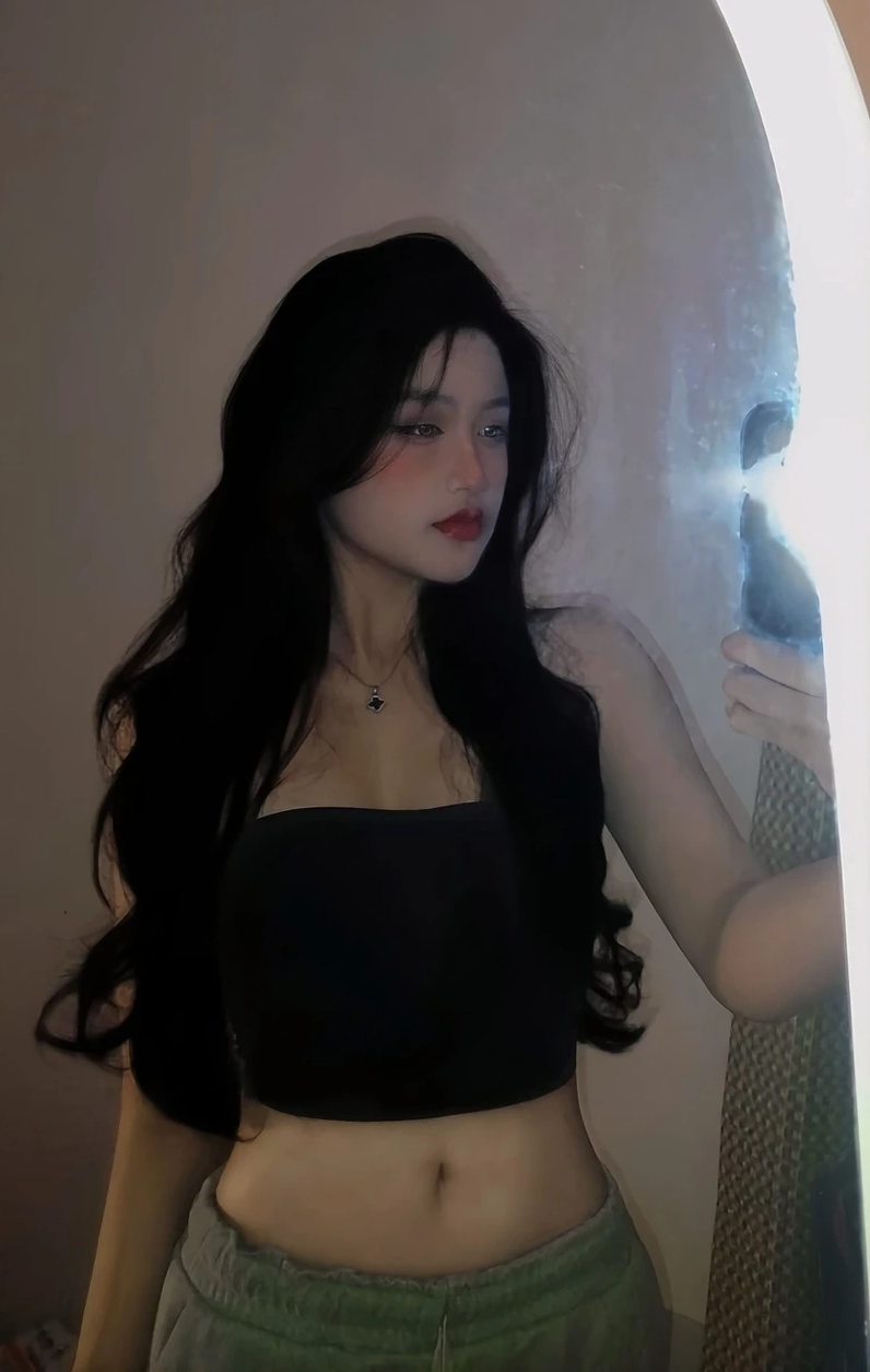 ảnh gái xinh quyến rũ với nụ cười rạng rỡ và vẻ đẹp tươi tắn