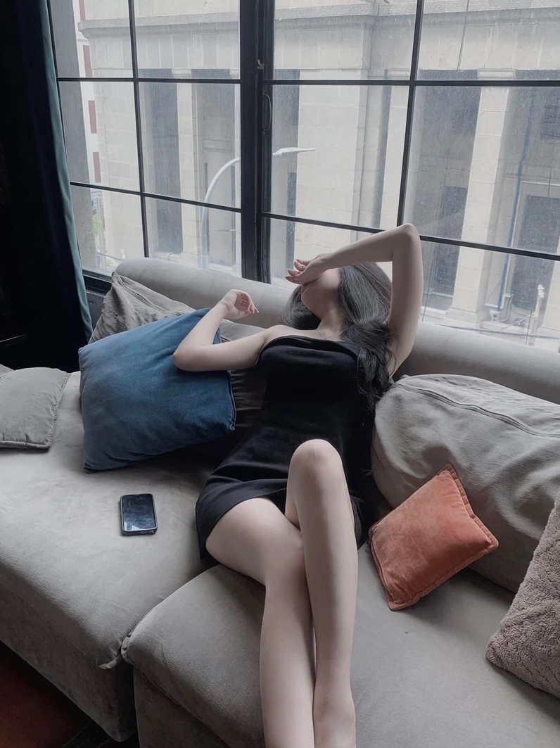 ảnh gái xinh quyến rũ với phong cách nóng bỏng đầy cuốn hút