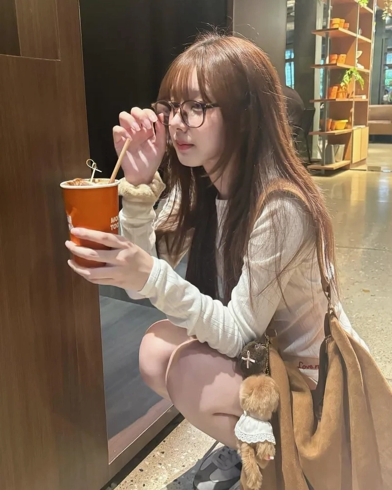 Bộ Sưu Tập Cận Cảnh Ảnh Mạng Gái Xinh Đẹp Và Cuốn Hút Nhất Hiện Nay 6 ảnh mạng gái xinh để đăng story Facebook