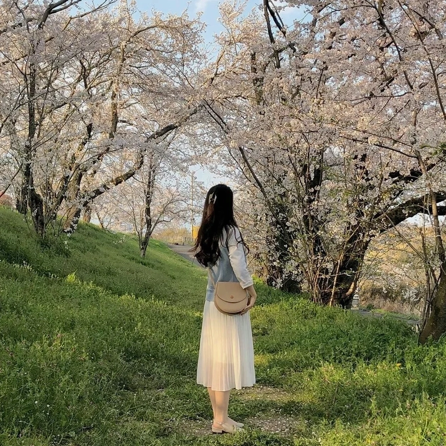 Ảnh mặt gái xinh tóc ngắn cá tính