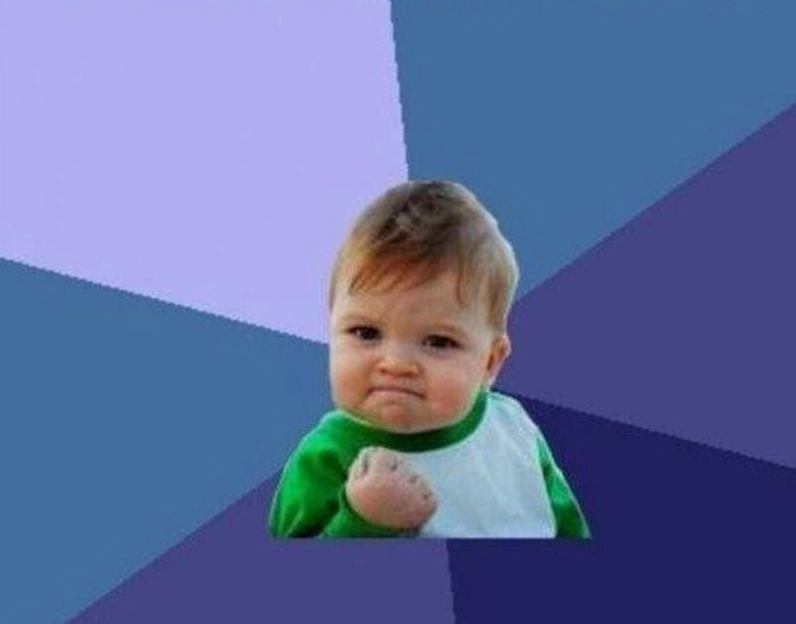 Ảnh meme cố lên em bé với cử chỉ quyết tâm