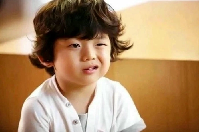 Cận cảnh bộ sưu tập ảnh meme khinh bỉ cười té ghế không thể bỏ qua 1 ảnh meme khinh bỉ của bé trai với biểu cảm hài hước