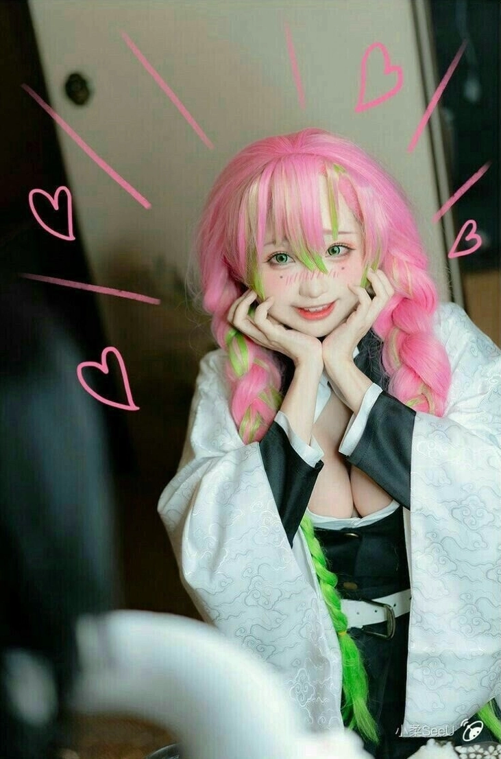 Bộ Sưu Tập Tuyệt Đẹp các Ảnh Mitsuri Anime làm say đắm lòng người 13 Ảnh Mitsuri cosplay cute vẻ đẹp ngọt ngào đáng yêu