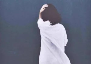 can canh bo suu tap anh nhung hinh anh co gai buon dep nhat 302