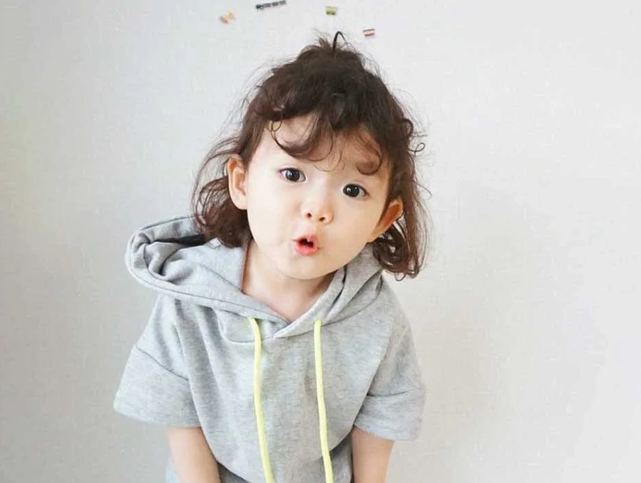 Bộ sưu tập ảnh bé gái dễ thương và những khoảnh khắc đáng yêu mê hoặc 12 Em bé gái dễ thương với gương mặt ngây thơ, tạo nên cảm giác dễ chịu khi nhìn vào