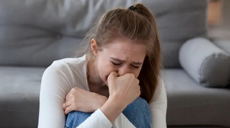 Tuyệt Phẩm Thị Giác Nơi Tâm Hồn Bộ Ảnh Gái Xinh Khóc Buồn Sâu Lắng 2 Gái đẹp khóc buồn với vẻ đẹp dịu dàng và đầy cảm xúc