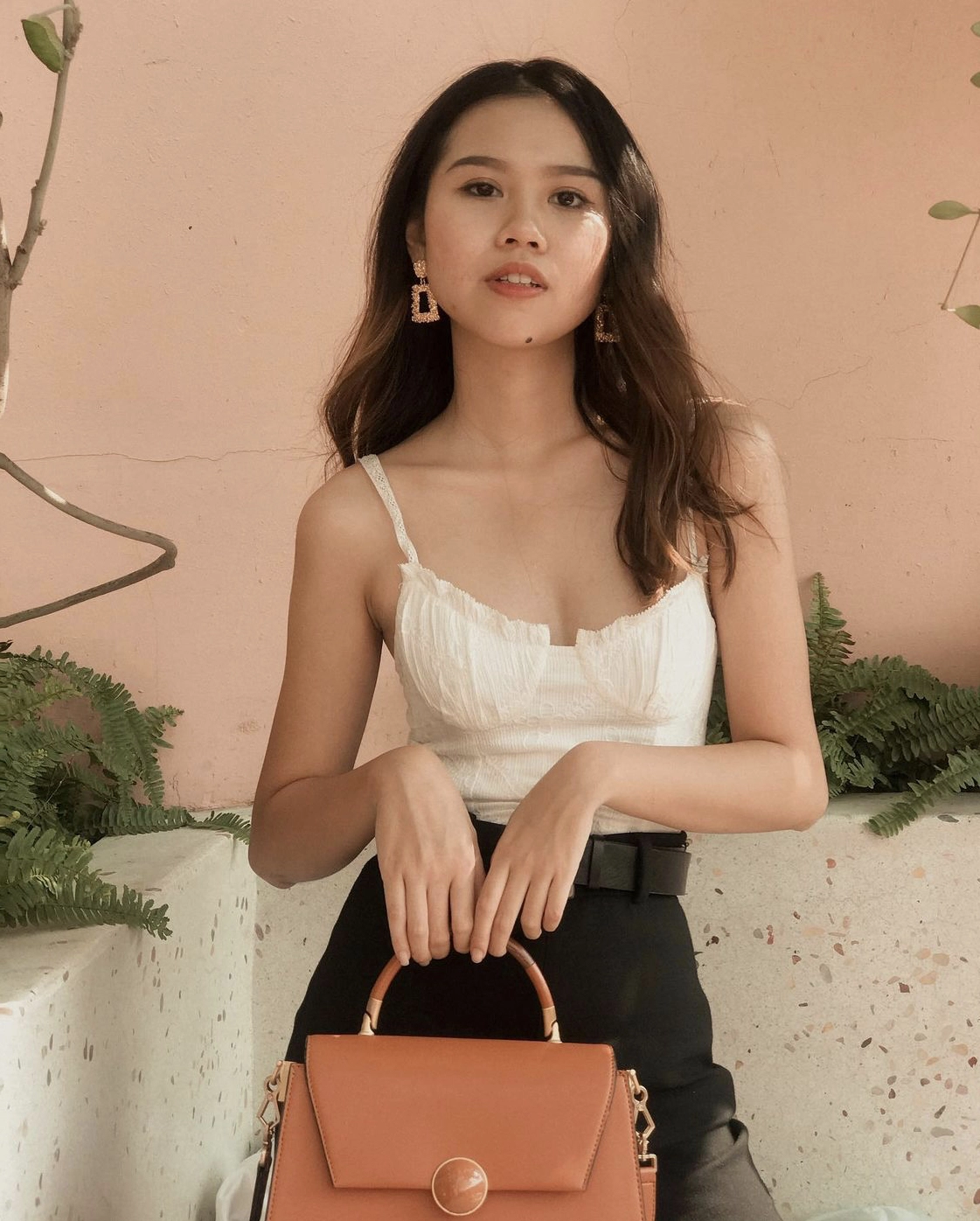 Bộ sưu tập ảnh gái xinh mặc áo hai dây khoe nét quyến rũ hút hồn 8 Gái xinh trong áo hai dây thiết kế cúp ngực tôn dáng