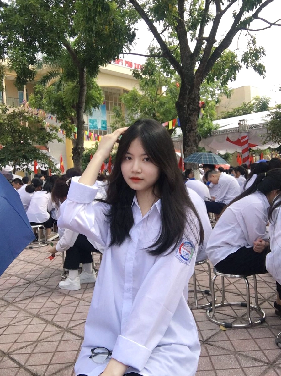 Tuyển tập ảnh gái xinh lớp 10 CỰC ĐỈNH: Khám phá vẻ đẹp trong sáng 6 Hình ảnh đáng yêu của một nữ sinh lớp 10 với vẻ ngoài tươi tắn