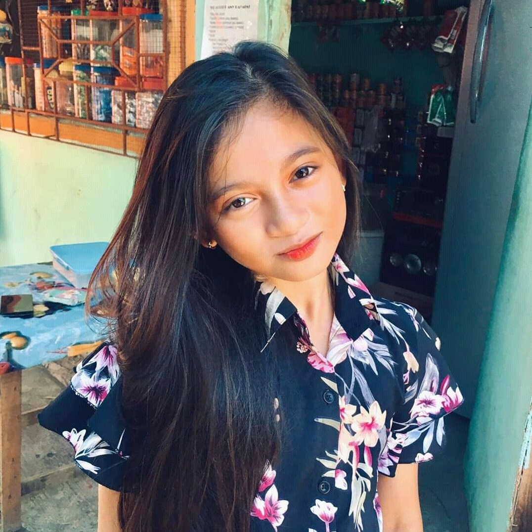 Hình ảnh gái xinh 2k10 với nụ cười tự nhiên