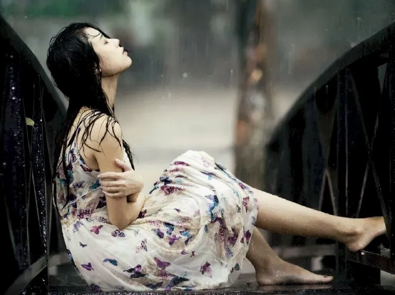 Tuyệt Phẩm Thị Giác Nơi Tâm Hồn Bộ Ảnh Gái Xinh Khóc Buồn Sâu Lắng 14 Hình gái xinh buồn, một vẻ đẹp mơ màng đầy cảm xúc trong từng khoảnh khắc