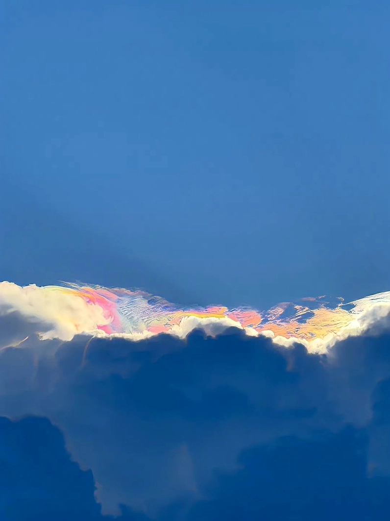 Hình nền bầu trời hoàng hôn với ánh nắng cuối ngày