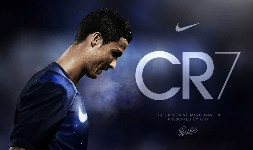 Tuyệt đỉnh bộ sưu tập hình nền bóng đá 4k: Cận cảnh huyền thoại 4 Hình nền bóng đá 4K độc đáo với chữ ký Cristiano Ronaldo