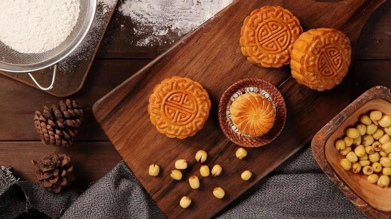 Bộ Sưu Tập Hình Nền Chill Đẹp Mắt Đưa Bạn Đến Không Gian Thư Giãn 10 Hình nền chill cốc cà phê bên cạnh máy tính và khung cảnh thành phố