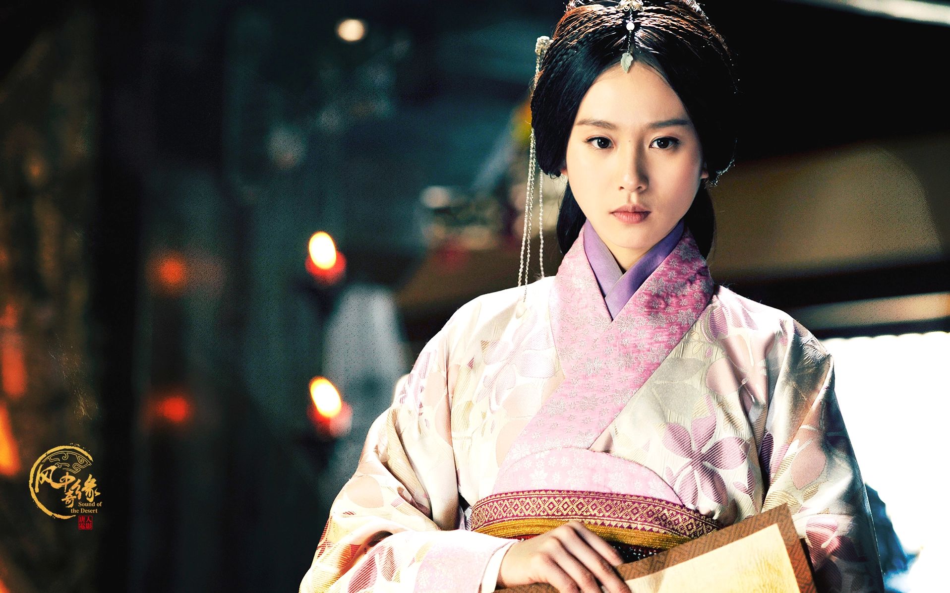 Hình nền cổ trang cô gái xinh đẹp với phong cách quý phái