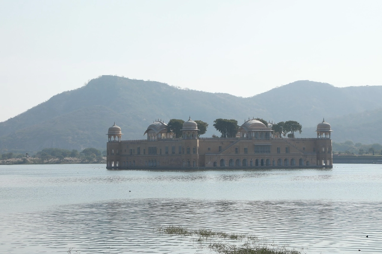 Tuyệt Đỉnh Bộ Sưu Tập Hình Nền Trắng Đen Độc Đáo và Thu Hút 6 Hình nền đen trắng với kiến trúc cổ kính đền Taj Mahal