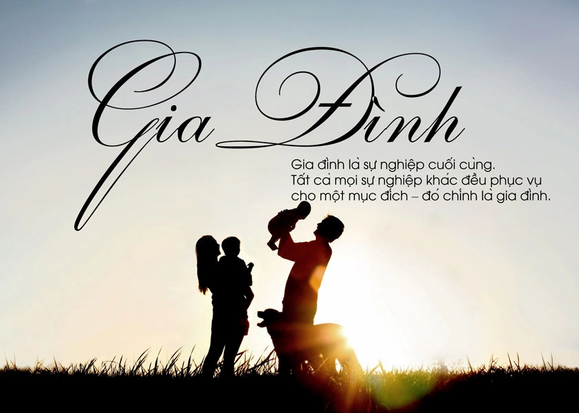 Hình nền gia đình bố mẹ ôm con cùng nở nụ cười rạng rỡ