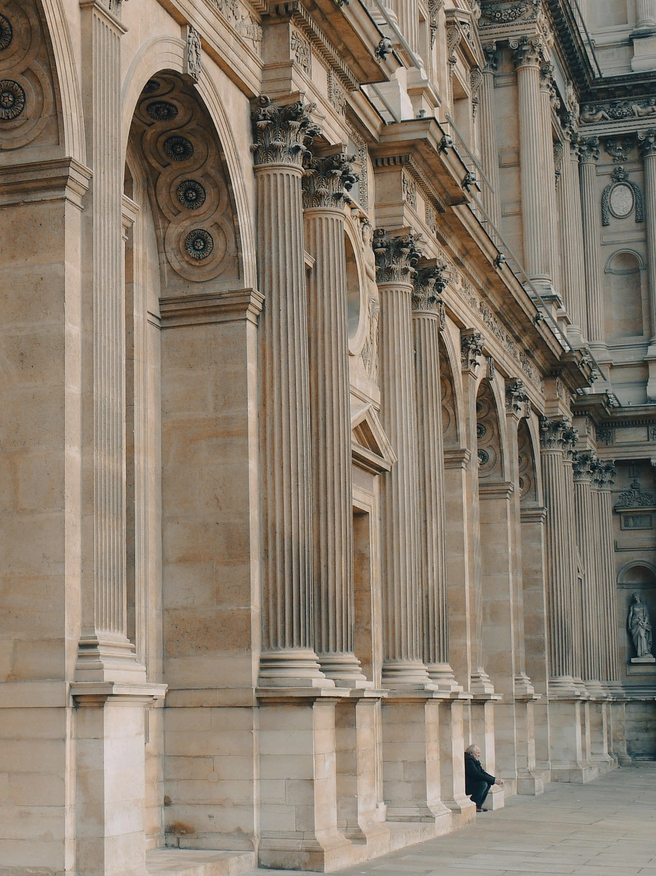 Hình nền khóa kiến trúc hiện đại với đường nét ấn tượng