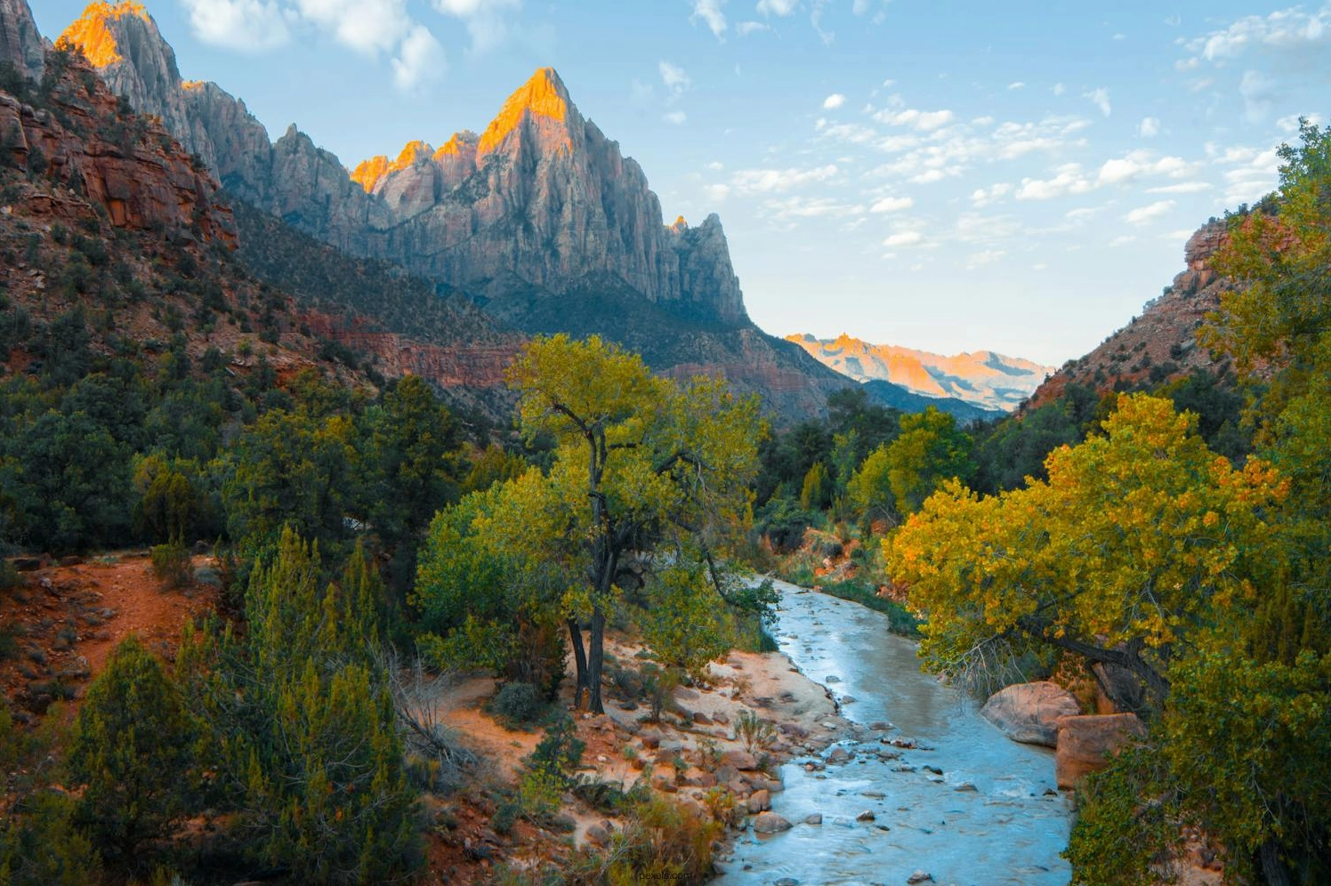 Bộ Sưu Tập Ảnh Gái Xinh Full HD Đẹp Mê Hồn Ngắm Nhìn Cả Ngày 4 Hình nền laptop 4K sắc nét cho ảnh gái xinh full HD thêm phần sống động