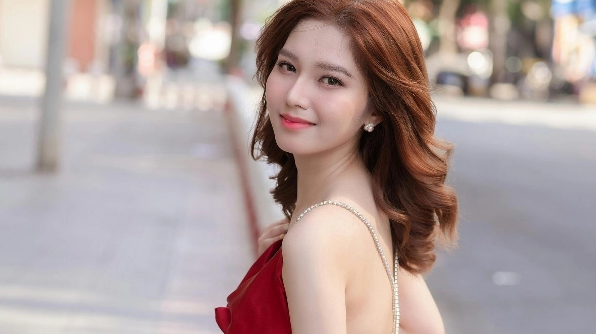 Hình nền máy tính hot girl ngầu cá tính, tông màu tương phản cao