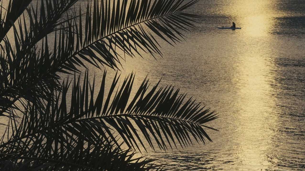 Cận cảnh 15+ hình nền phong cảnh đẹp lung linh cho mọi thiết bị của bạn 7 Hình nền phong cảnh bờ biển xanh mát ngày hè