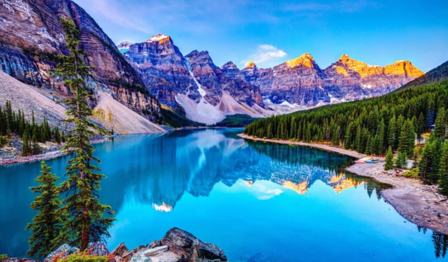 Hình nền phong cảnh đẹp dòng sông xanh uốn lượn giữa dãy núi cao