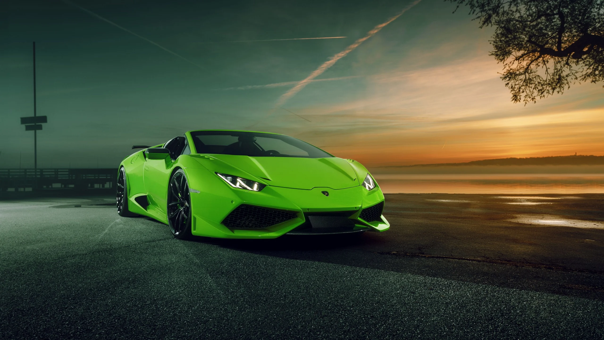Hình nền siêu xe Lamborghini Huracan màu cam rực rỡ