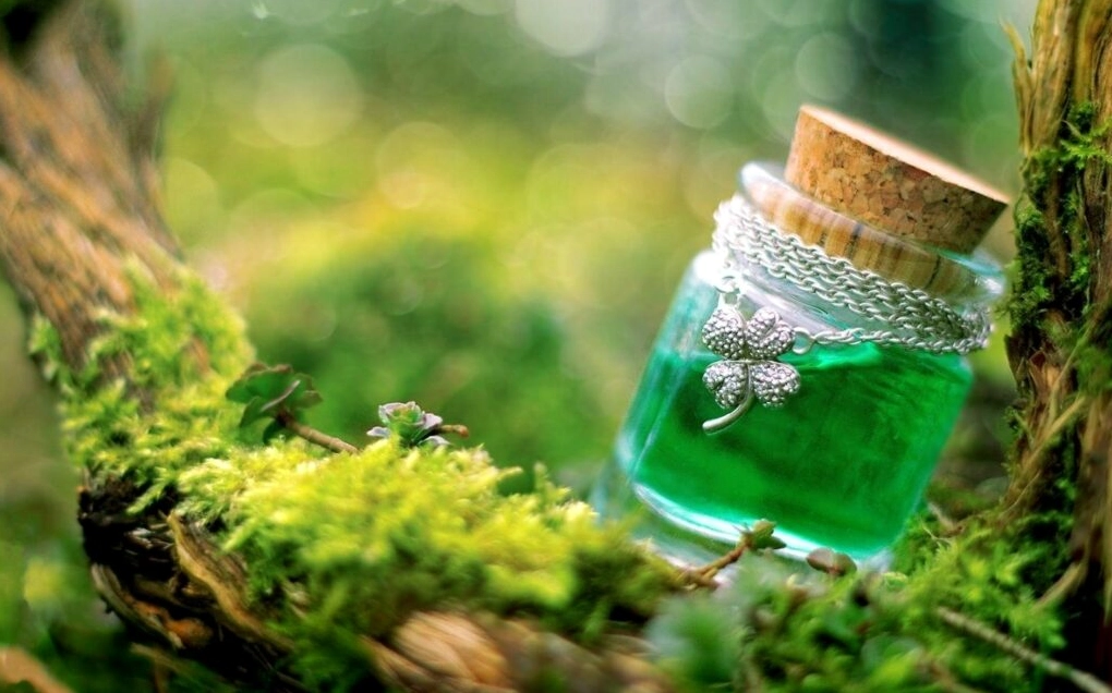 Khám phá bộ sưu tập hình nền thần tài mang lại may mắn tài lộc 9 Hình nền thần tài với ánh vàng huyền ảo và các biểu tượng phú quý