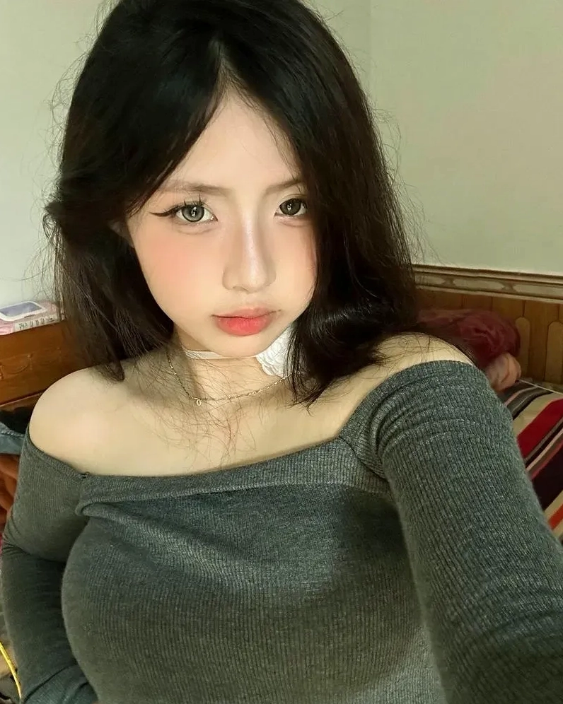 Tuyệt Phẩm Thị Giác Nơi Tâm Hồn Bộ Ảnh Gái Xinh Khóc Buồn Sâu Lắng 9 Hình tâm trạng buồn con gái, mang đến một không gian đầy cảm xúc sâu lắng