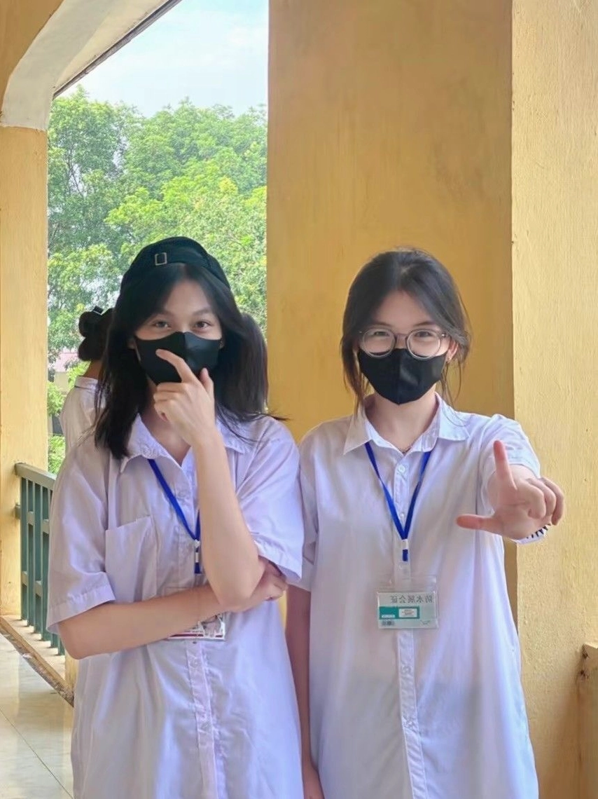 Tuyển tập ảnh gái xinh lớp 10 CỰC ĐỈNH: Khám phá vẻ đẹp trong sáng 7 Khoảnh khắc ngượng ngùng dễ thương của ảnh gái xinh lớp 10 che mặt