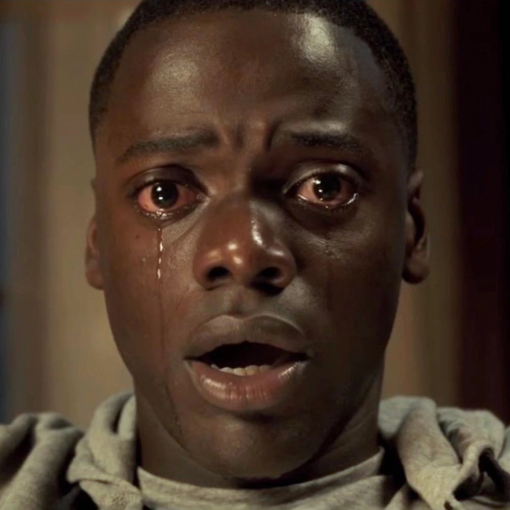 Meme anh da đen khóc đỏ mắt vì xúc động hoặc buồn bã