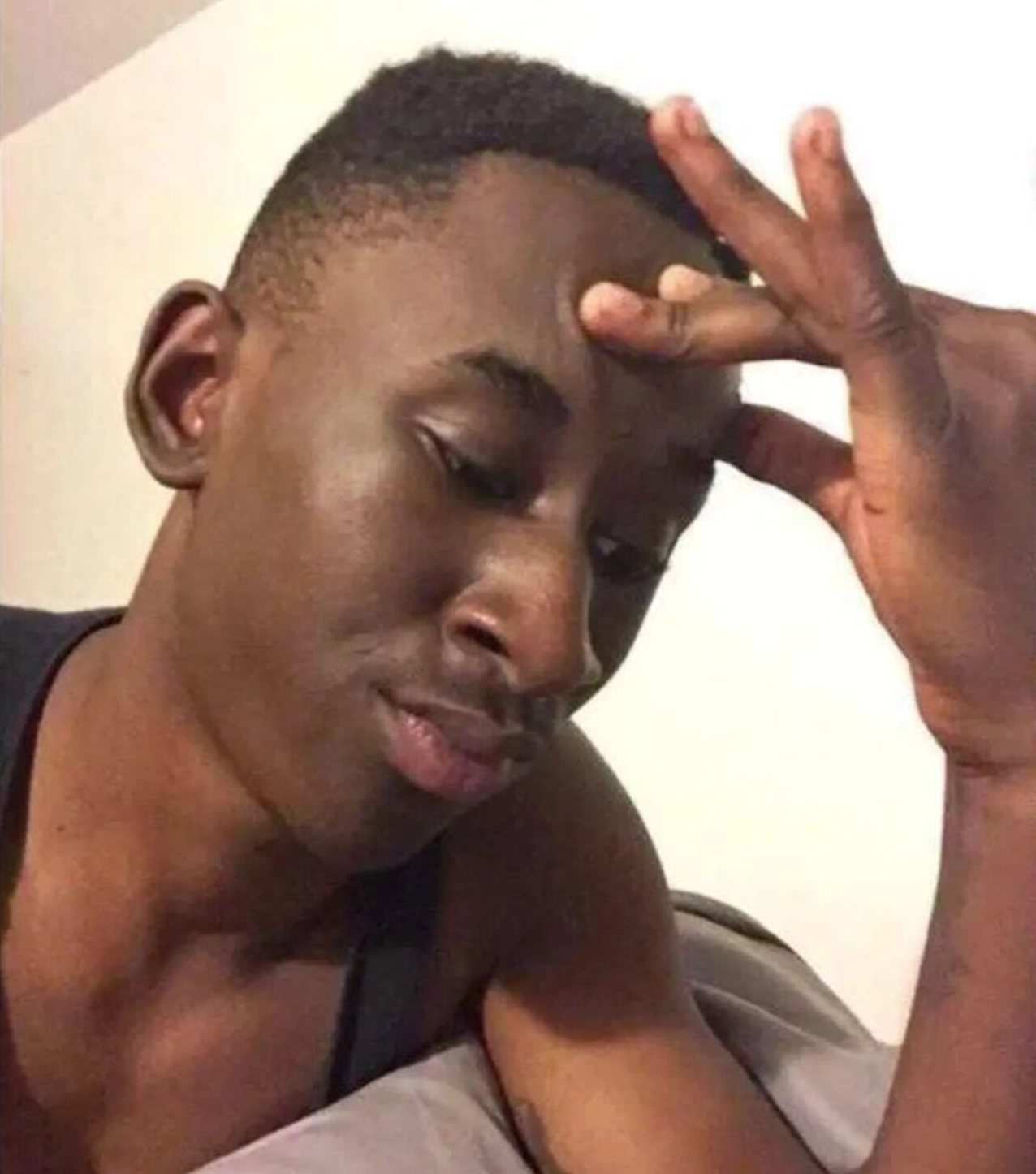 Meme anh da đen thể hiện sự thất vọng não nề