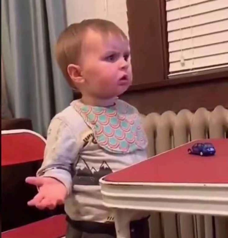 Cận cảnh 20+ ảnh meme khó hiểu khiến bạn "đứng hình" bật cười 2 Meme dấu chấm hỏi với biểu cảm khó hiểu và ánh mắt hoài nghi, khiến người xem cũng phải thắc mắc